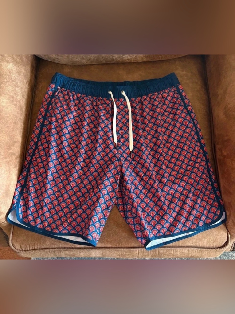 Fair Harbor Red & Blue Scallop-Print Men's Swim Trunks